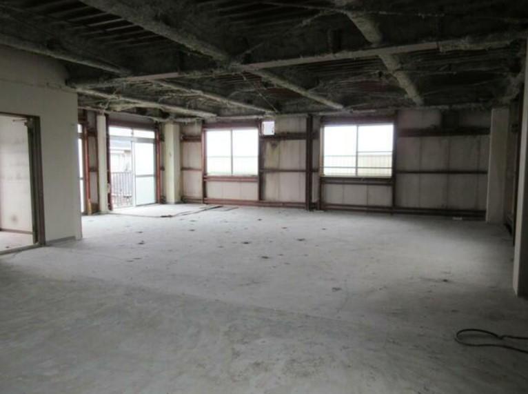 �y���̑������E�X�y�[�X�z�@