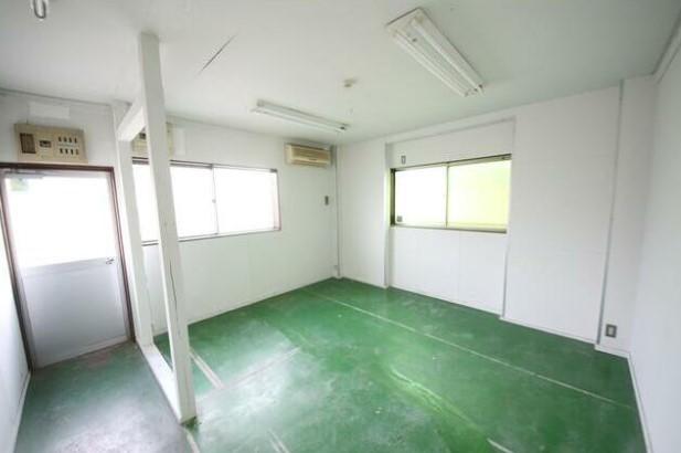 �y�����E���r���O�z�@