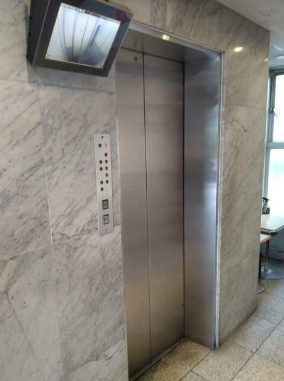 �y�G���g�����X�z�@