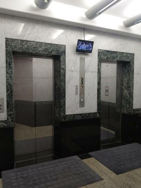 �y�G���g�����X�z�@