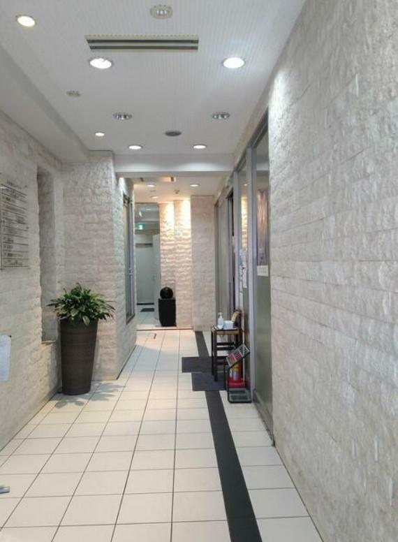 �y�G���g�����X�z�@