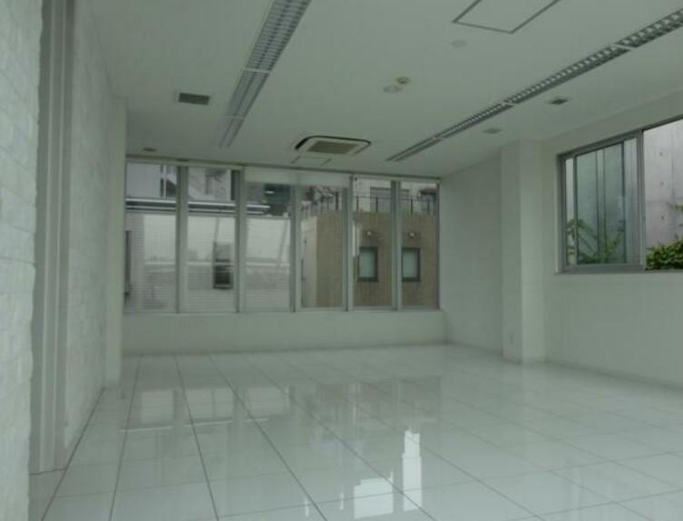 �y���̑������E�X�y�[�X�z�@